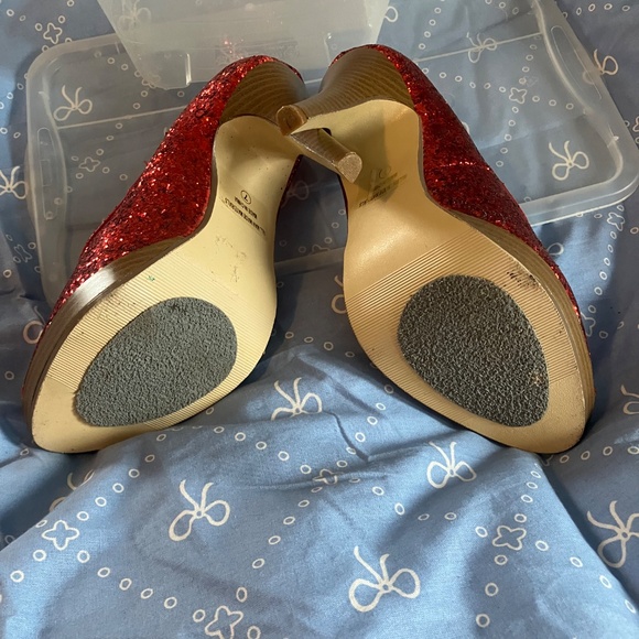 Red ruby heels - Picture 3 of 3